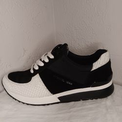 Michael Kors Women’s Sneaker – Black & White