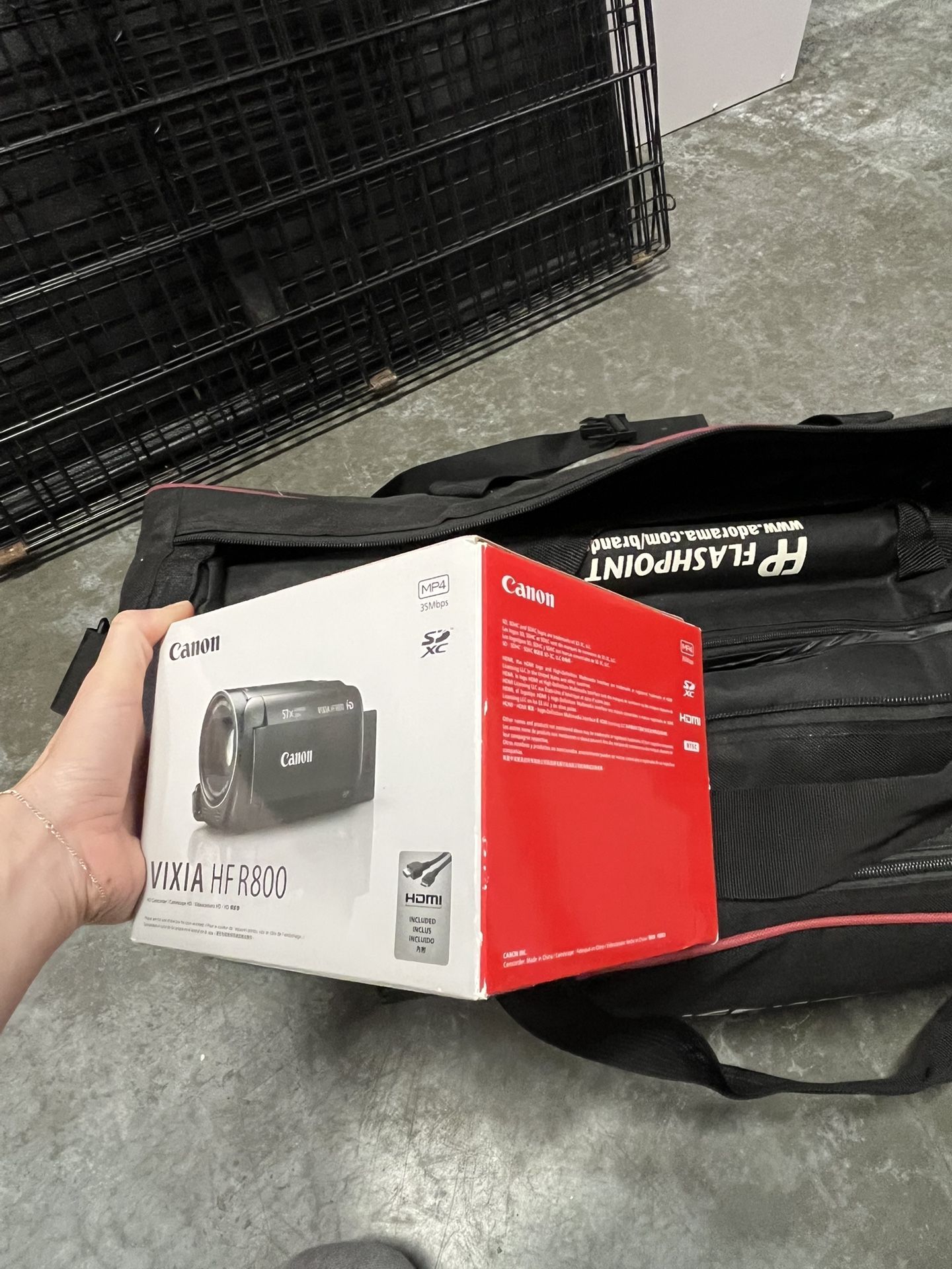 Canon VIXIA HF R800 Camcorder and Film Equipment