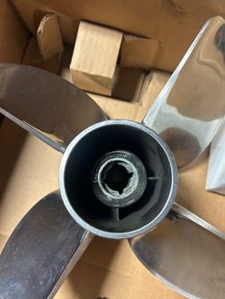 Hydromotive four blade 28 pitch Propellers left hand and right hand