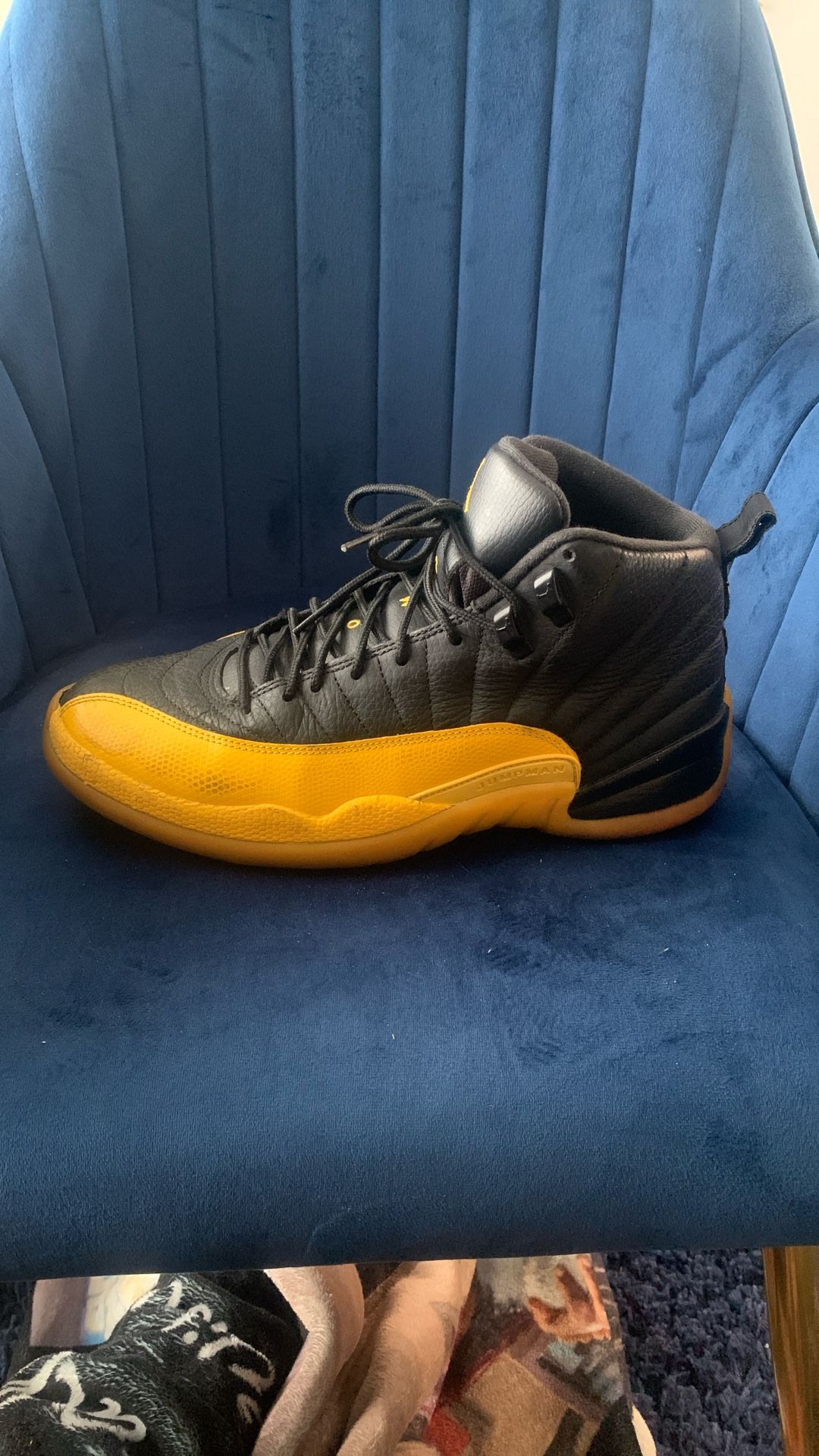 JORDAN 12 RETRO UNIVERSITY GOLD