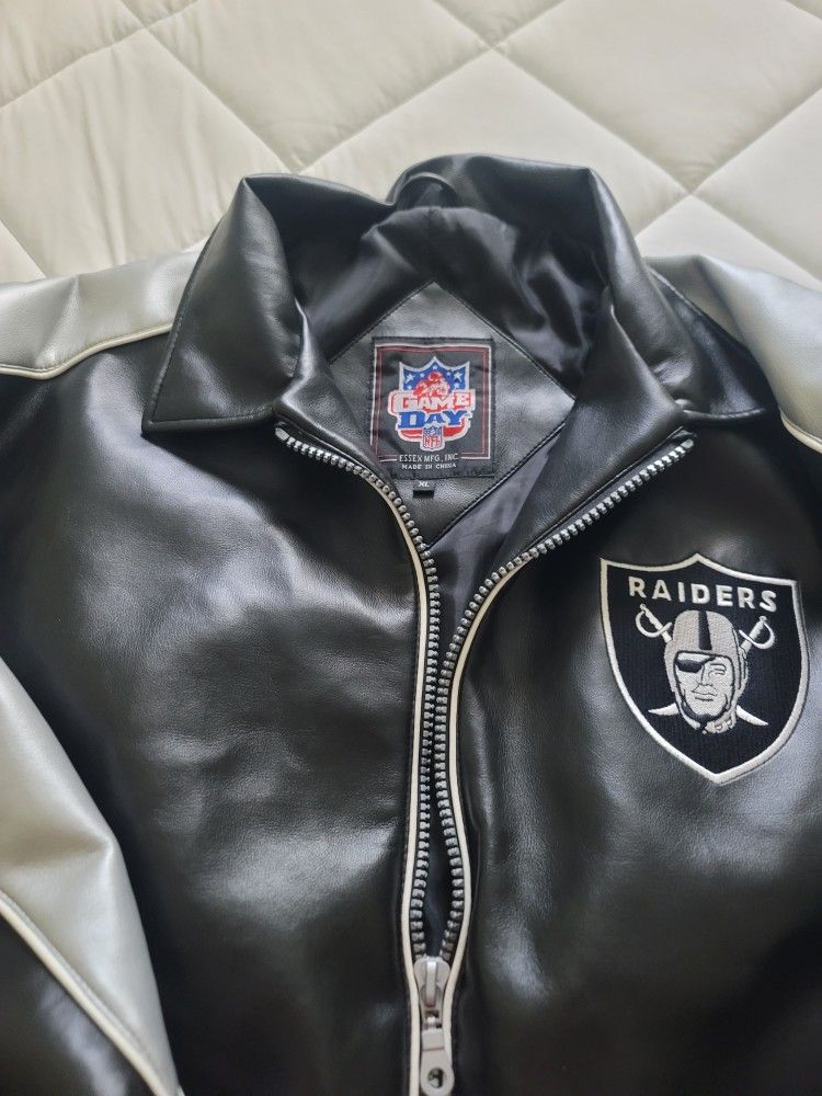 GAME DAY RAIDERS JACKET!!extra Large,