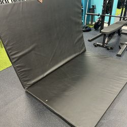 Folding Gym Mats 6’x8’ With 2’ Thickness 