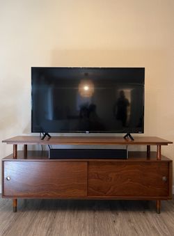 Roku TCL 7104X TV 38” Screen