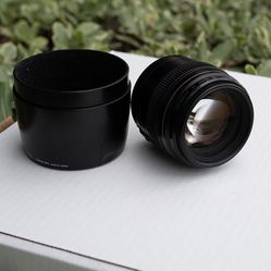 Canon EF 85mm 1.8