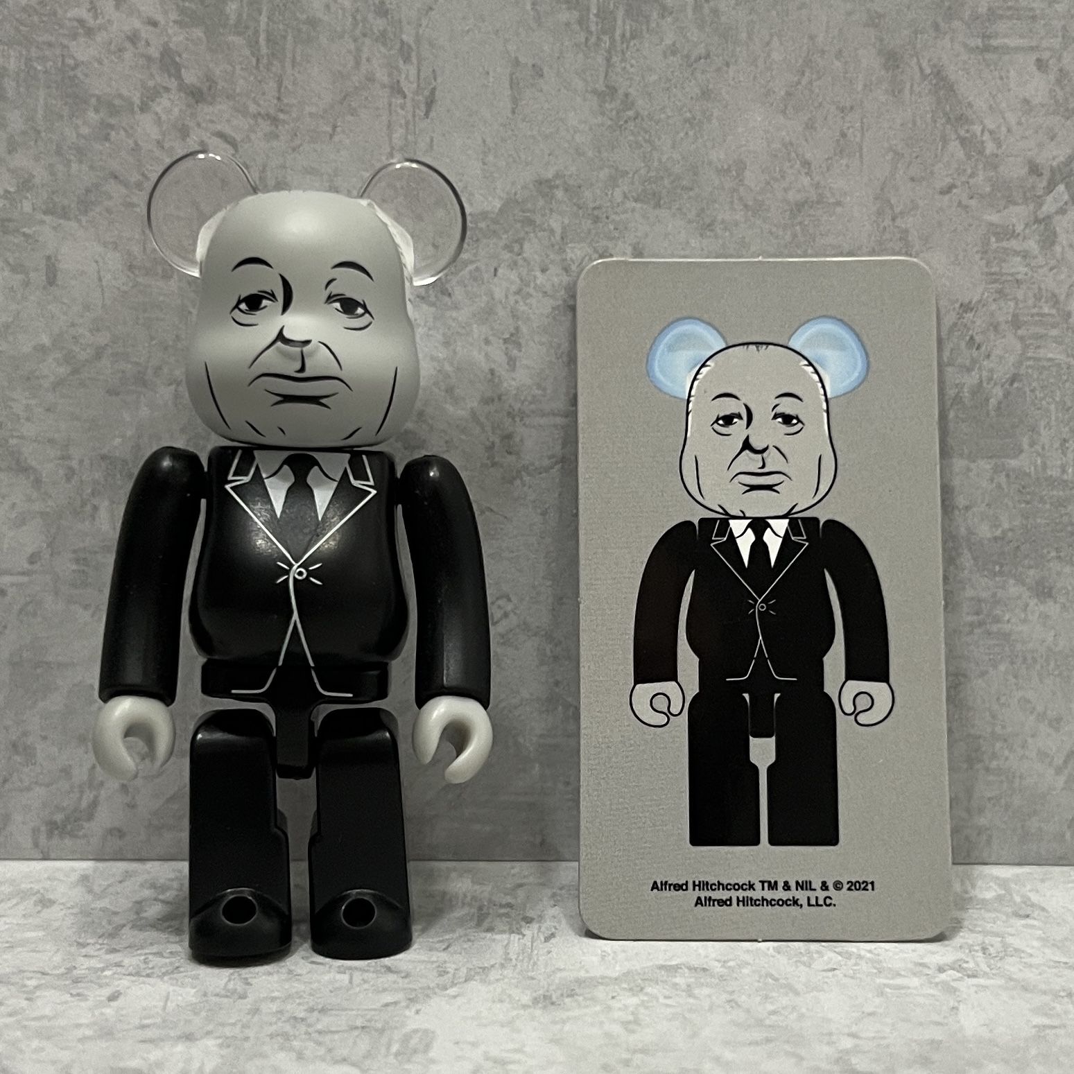 Bearbrick Alfred Hitchcock With Card Series 43 Horror. Be@rbrick 100%