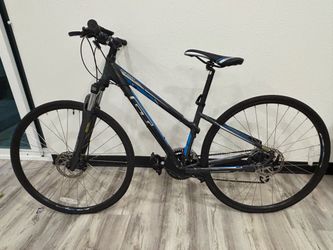 GT Women’s Aluminum Hybrid Bike – Size S – Very Lightly Used + Bonus