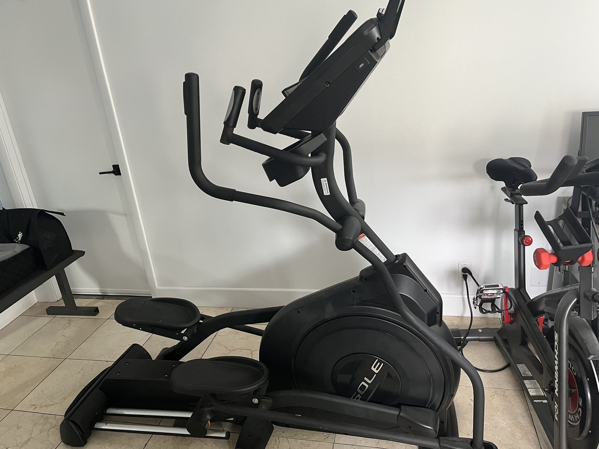 Sole E25 Elliptical Machine