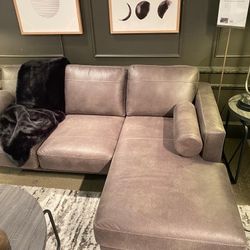 Arroyo Smoke Living Room Set👉
Sofa & Loveseat📌Finance Available
