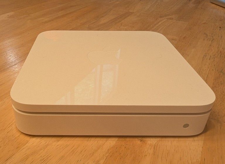 Apple Airport Extreme Base Station A1408 w Cables