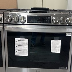 NEW OPEN BOX LG GAS SLIDE IN STOVE 30”WIDE WITH AIR FFY