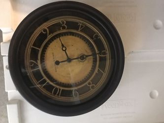Round antique finish wall clock