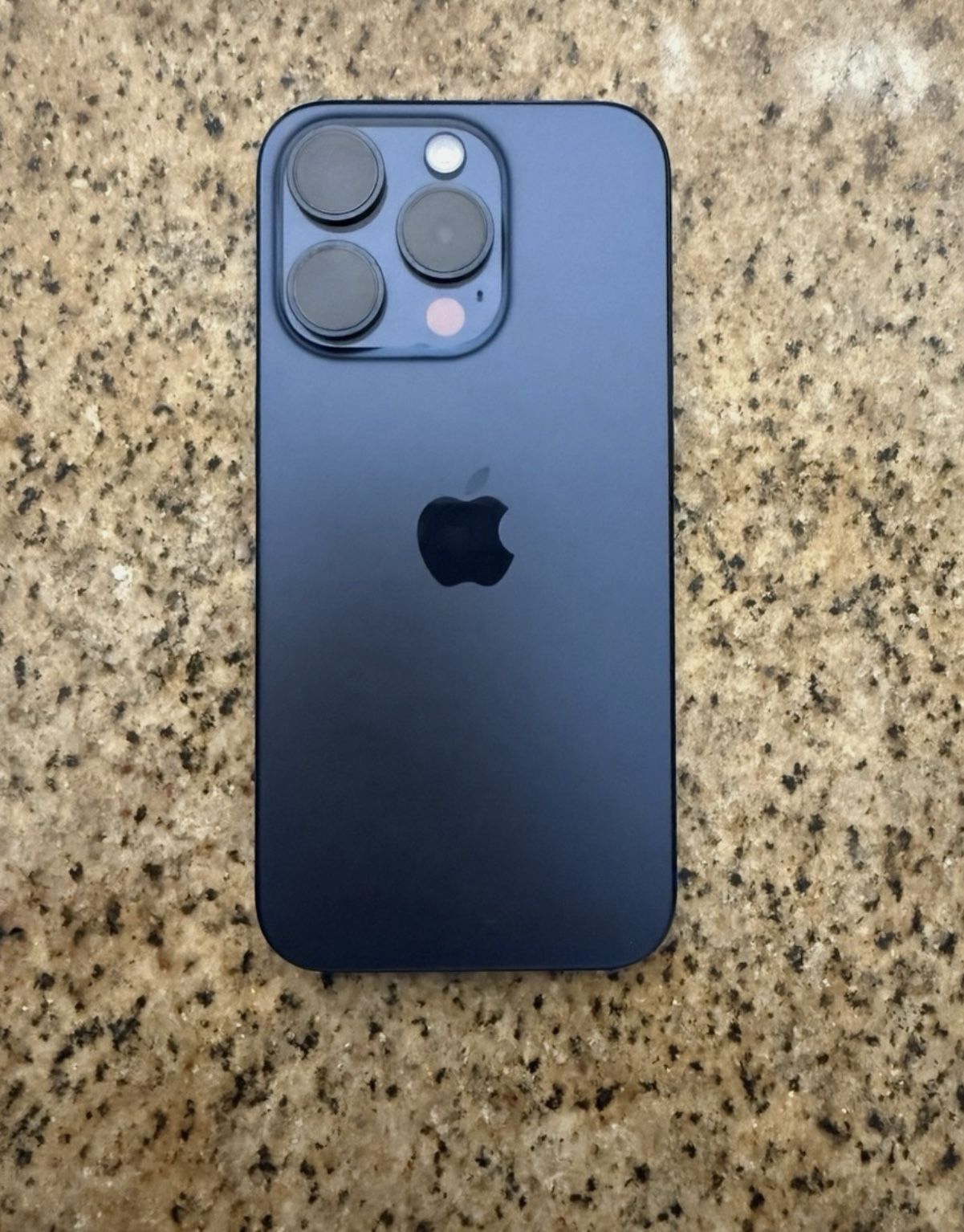 Never Locked Apple iPhone 15 Pro Max 512GB Capacity..