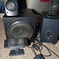 Soundsoraund Sistem  Logitech 