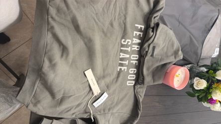 Essentials sweater color Moss size Large new