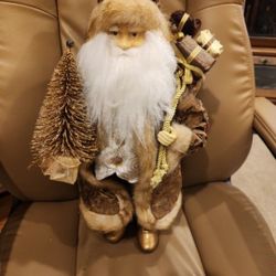 18" Santa Claus Figurine 