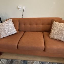 🛋️ Comfy Couch – $300 – Must Go by 8/14! ✨