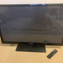 Used Samsung PN43F4500AF is a 43-inch