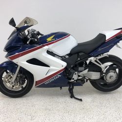 honda interceptor vfr800 25th anniversary edition