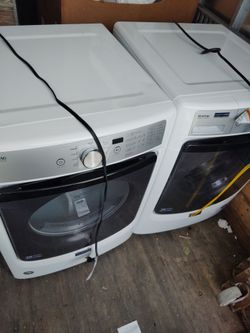 Maytag Front Load Washer and Dryer Set