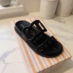 Women’s sandals ‼️