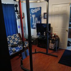 Exercise Machine And Weights
