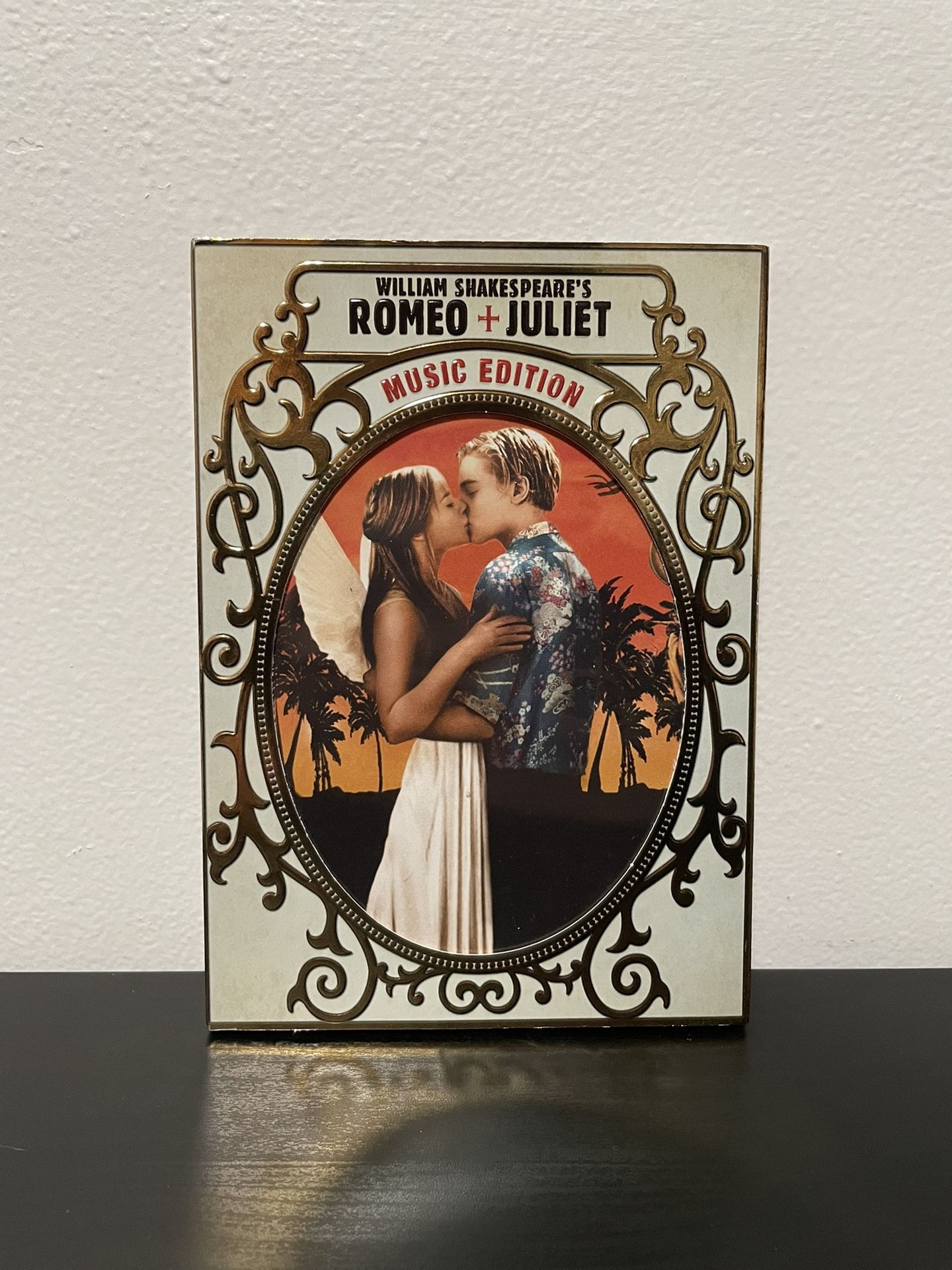 William Shakespeare's Romeo + Juliet Music Edition DVD Movie Leonardo Dicaprio