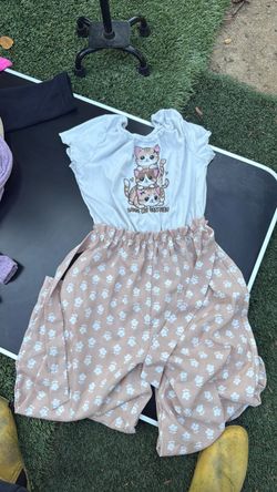 Girls Cat Graphic Top and Floral Shorts Set