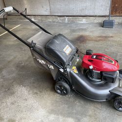 HONDA GAS LAWNMOWER 