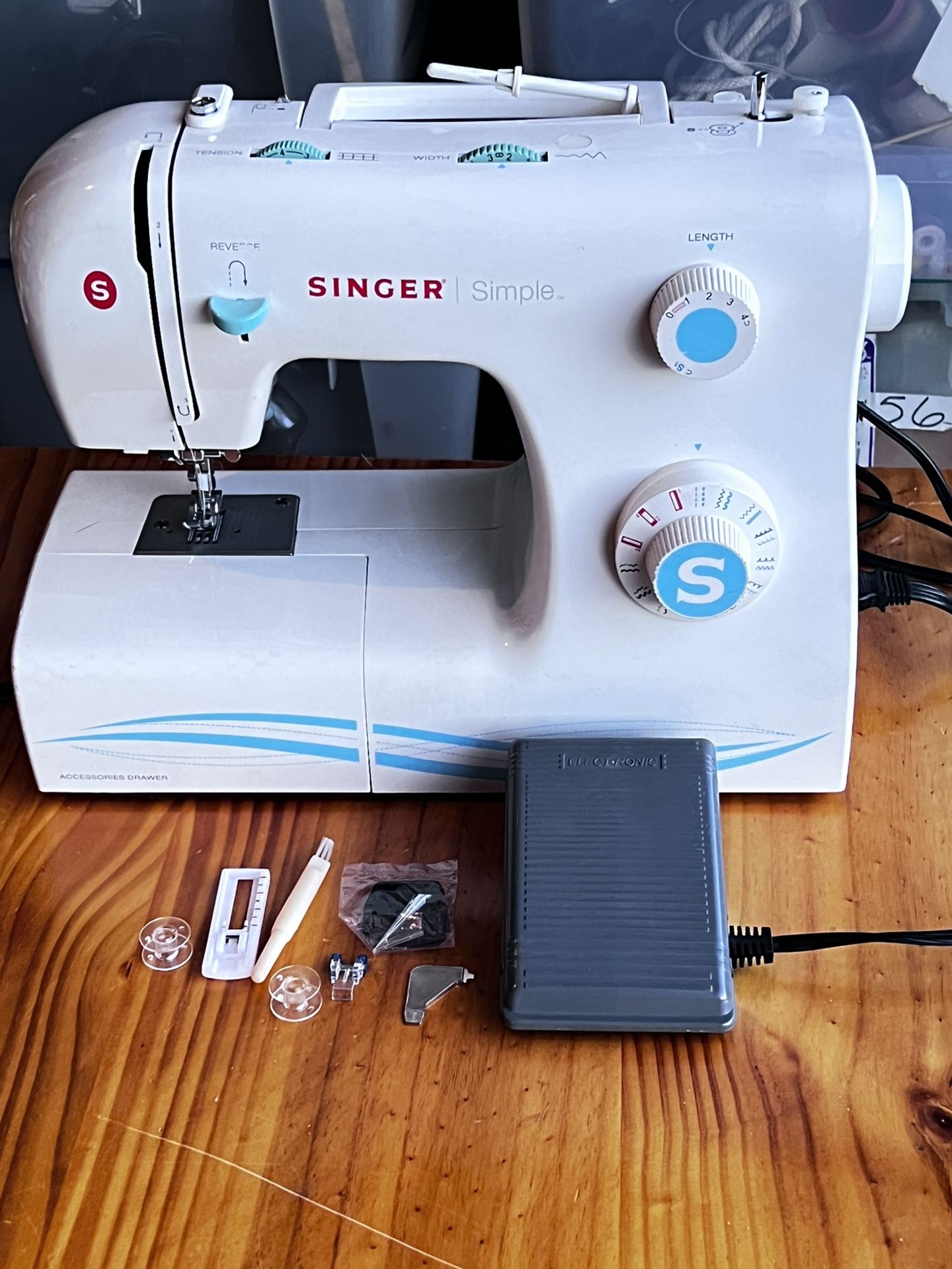 Singer E99670 50T8 Sewing Machine FOOT PEDAL/POWER CORD