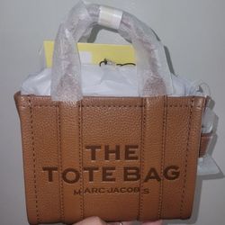 New & Authentic 100% MARC JACOBS 