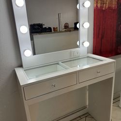Makeup Vainty With Glass Top