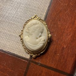 Vintage Cameo Lady Brooch Pin- Gold Tone- 