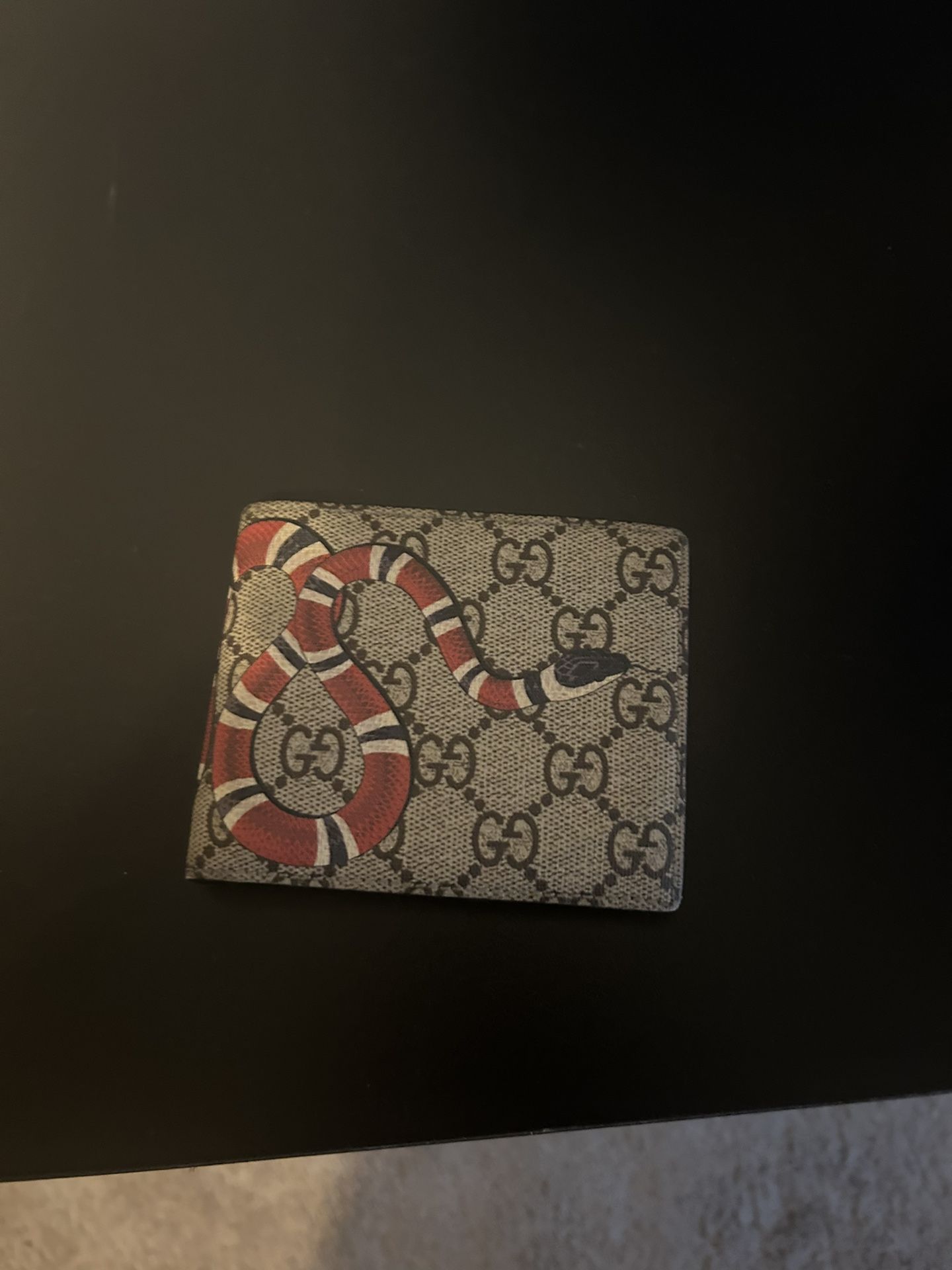 gucci wallet 