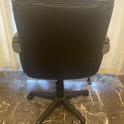 Black Rolling Desk Chair