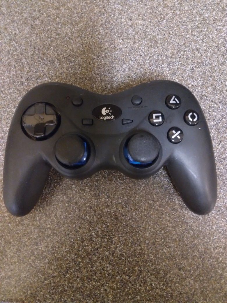 LOGITECH ACTION CONTROLLER