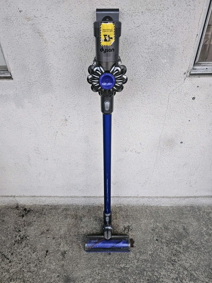 Blue/Purple Dyson Wireless Vacuum