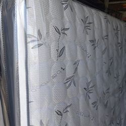 🌟🌙💤🛏Mattress Pillow Top 12" Inches💤🌙
💥All sizes
💢Excellentn Mattress Quality
🚛📍Delivery available ✔
💯Warranty
🔷️Queen $199
🟧Full $179
🟢