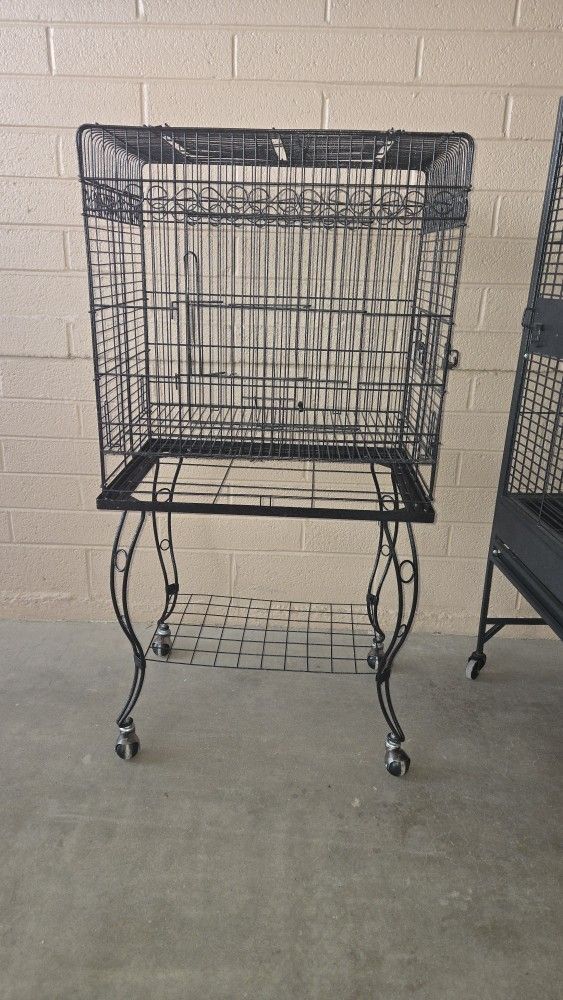 🦜  Parrot Medium Sized Galvanized Steel Bird Cage