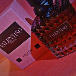 Valentino Donna Born In Roma Intense