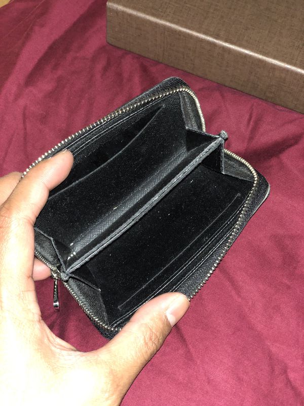 Authentic LV men’s zipper wallet for Sale in Chula Vista, CA - OfferUp