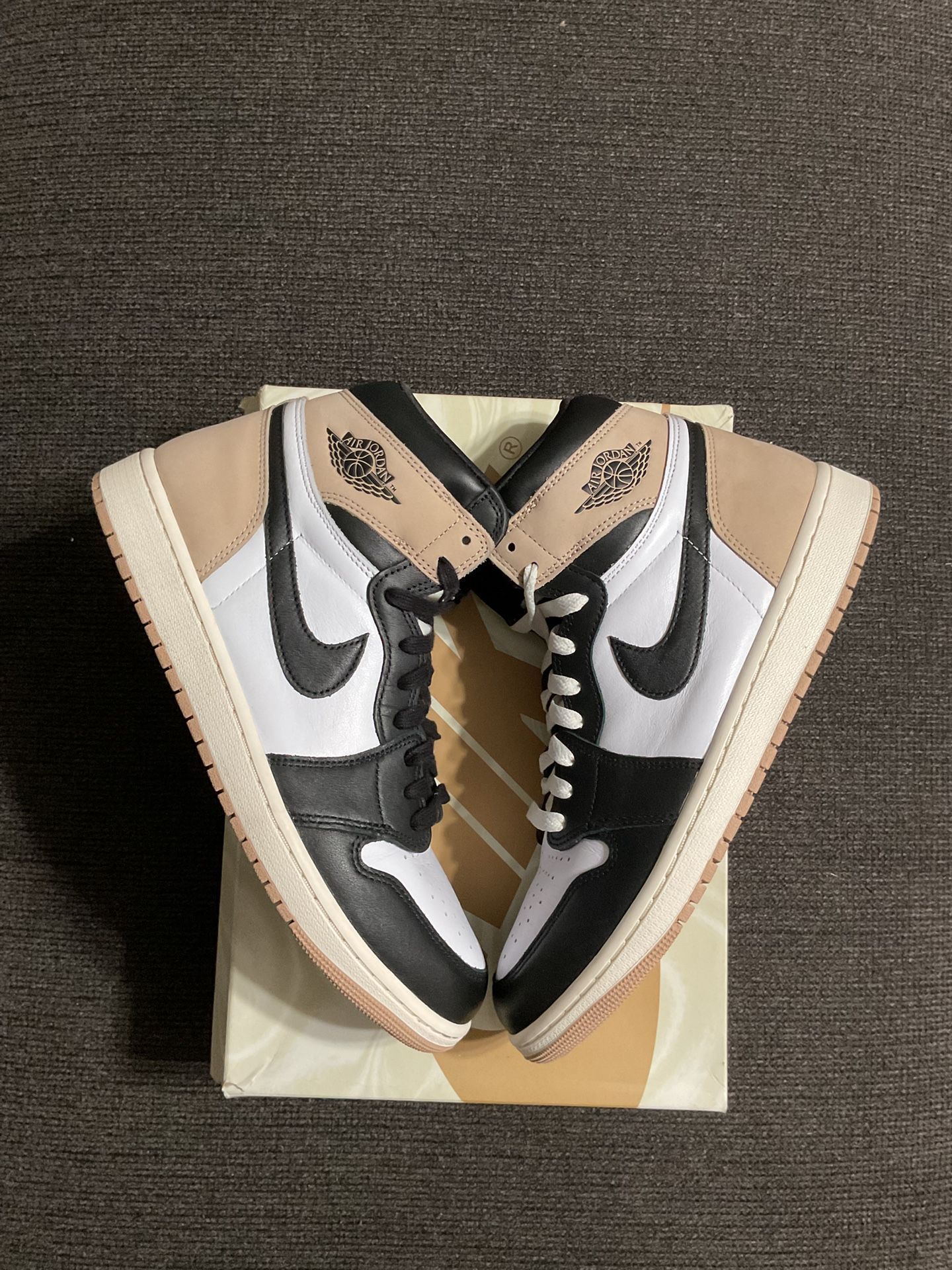 Nike Air Jordan 1 High Latte Womens Size 12=Mens Size 10.5