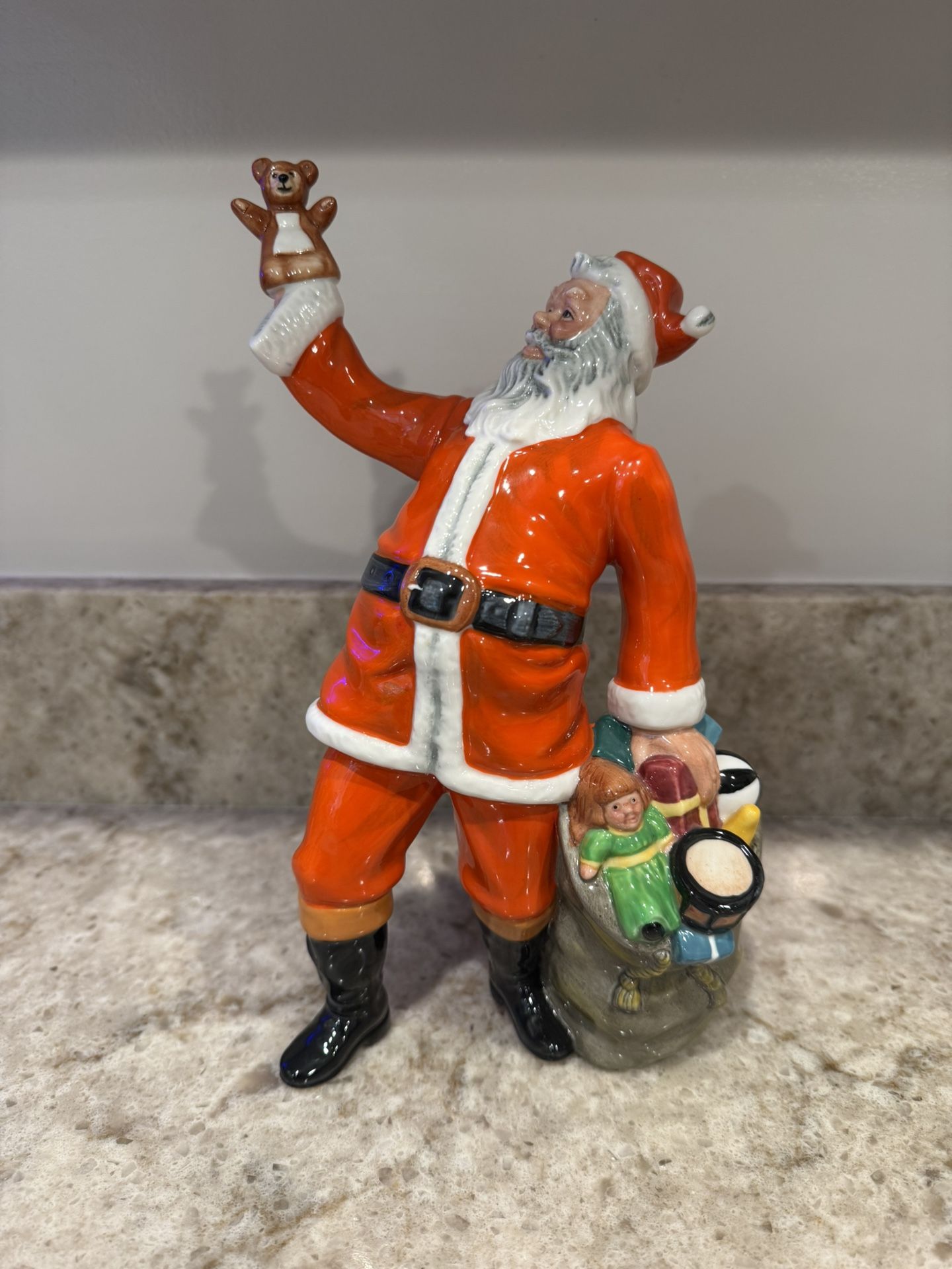 Royal Doulton HN2725 Santa Claus Limited Edition 1981 10.5" Figurine