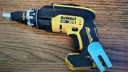 XR 20 volt Max lithium ion cordless brushless screw gun two only