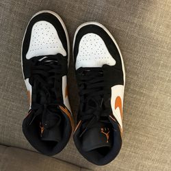 Jorden One Mid Black Toe 