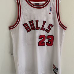 Jordan Bulls Jersey XXL ( 25$OBO )