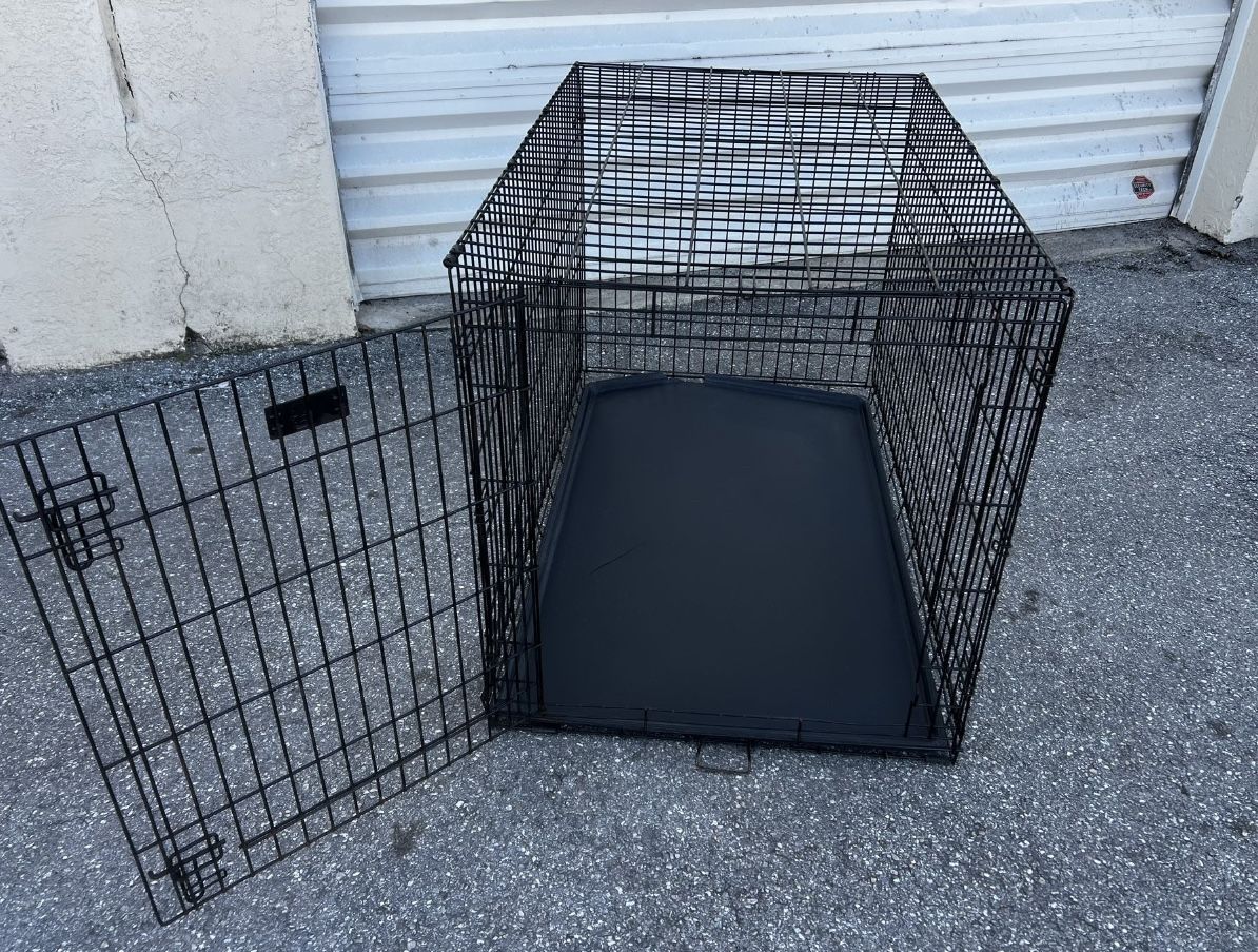 48x30x32in X Large Black Metal Single Door Dog Pet Animal Cage Containment Crate! Good condition!
