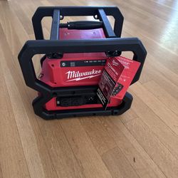 Milwaukee Power Source 