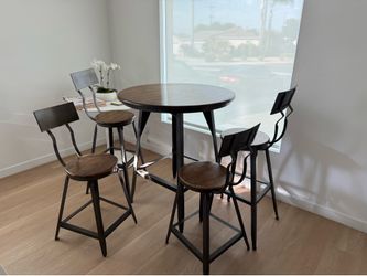 Breakfast nook