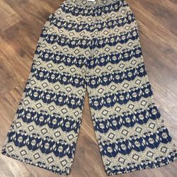 Papaya Women’s Size Medium Blue Beige Patterned Sheer Chiffon Wide Leg Gauchos 