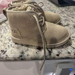 UGGs Neumel Like New Size 13